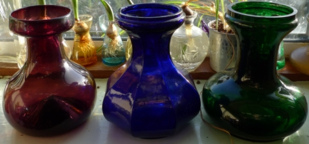 squat bulbous vases